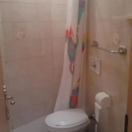 Bilocale In Apartamento *